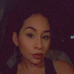 Meet your Posher, Elayne